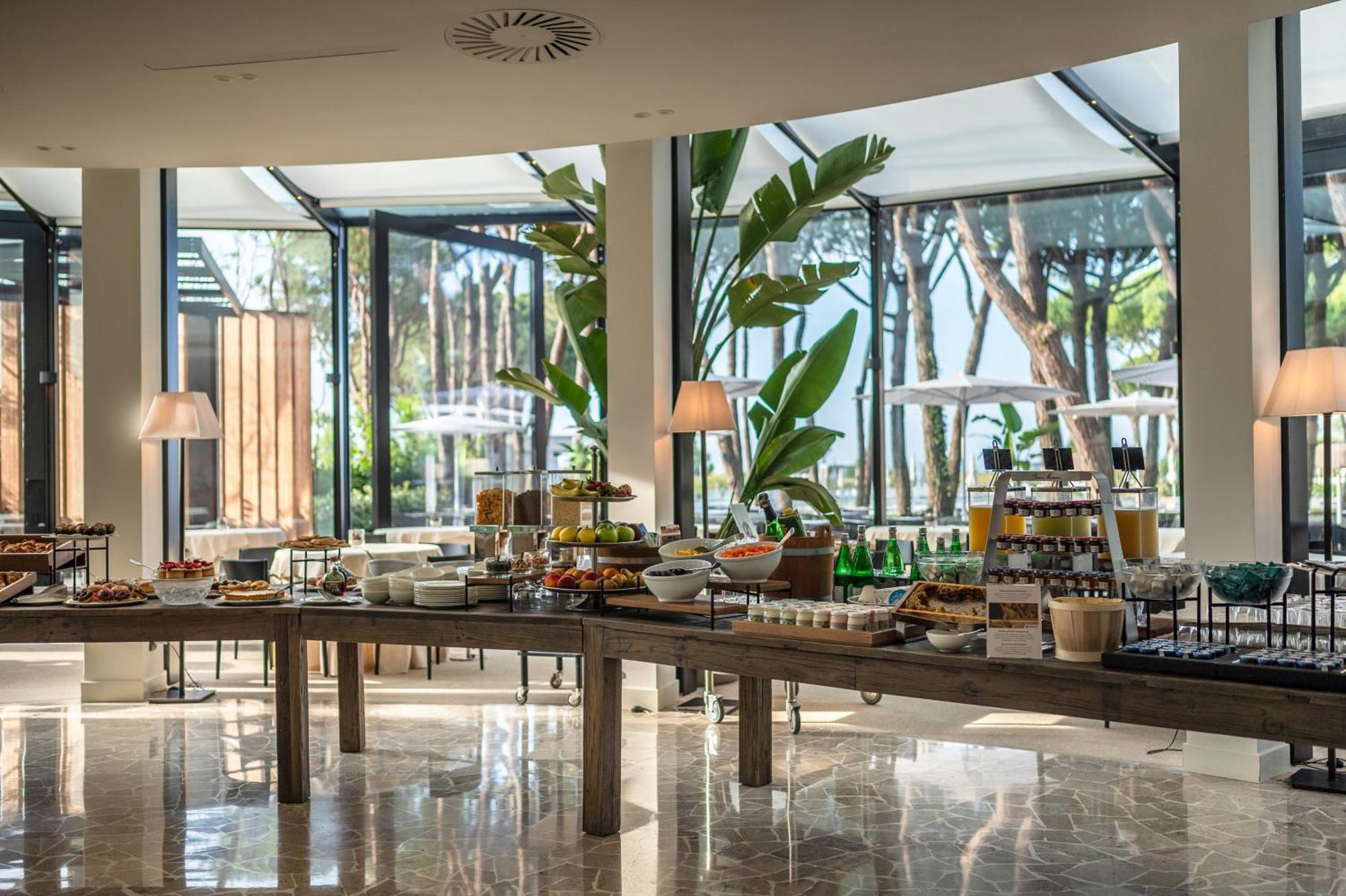 Bellevue Hotel & Resort Лидо-ди-Езоло Экстерьер фото